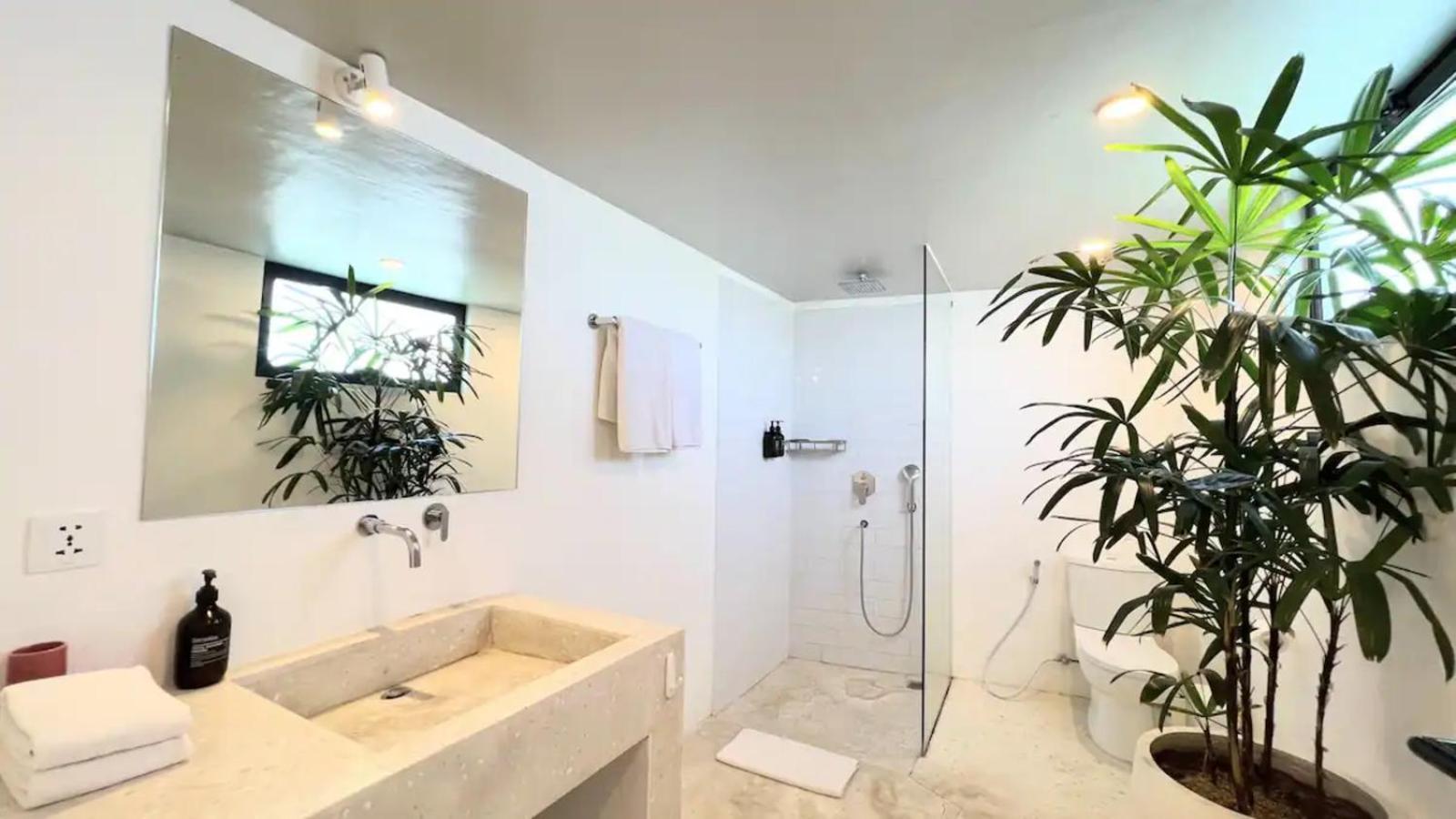 Tropicana Loft Managed By Cpm Bali Canggu (Bali)
